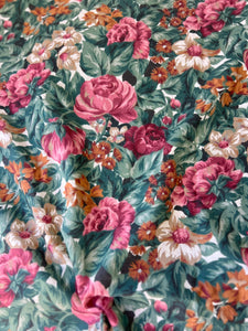 VINTAGE ROSE GARDEN