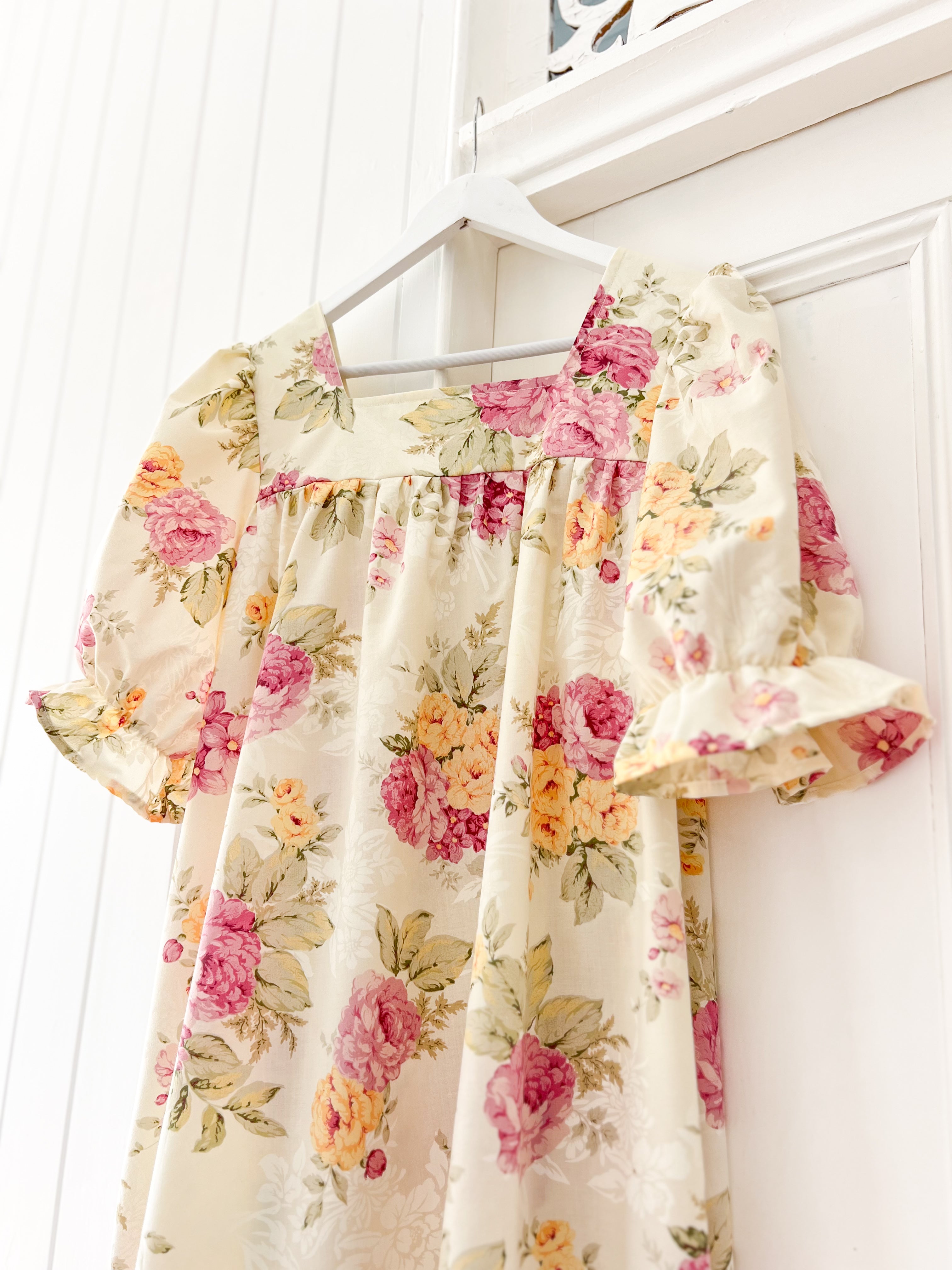 THE MARKET SMOCK