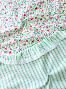 VINTAGE DITSY PRINT