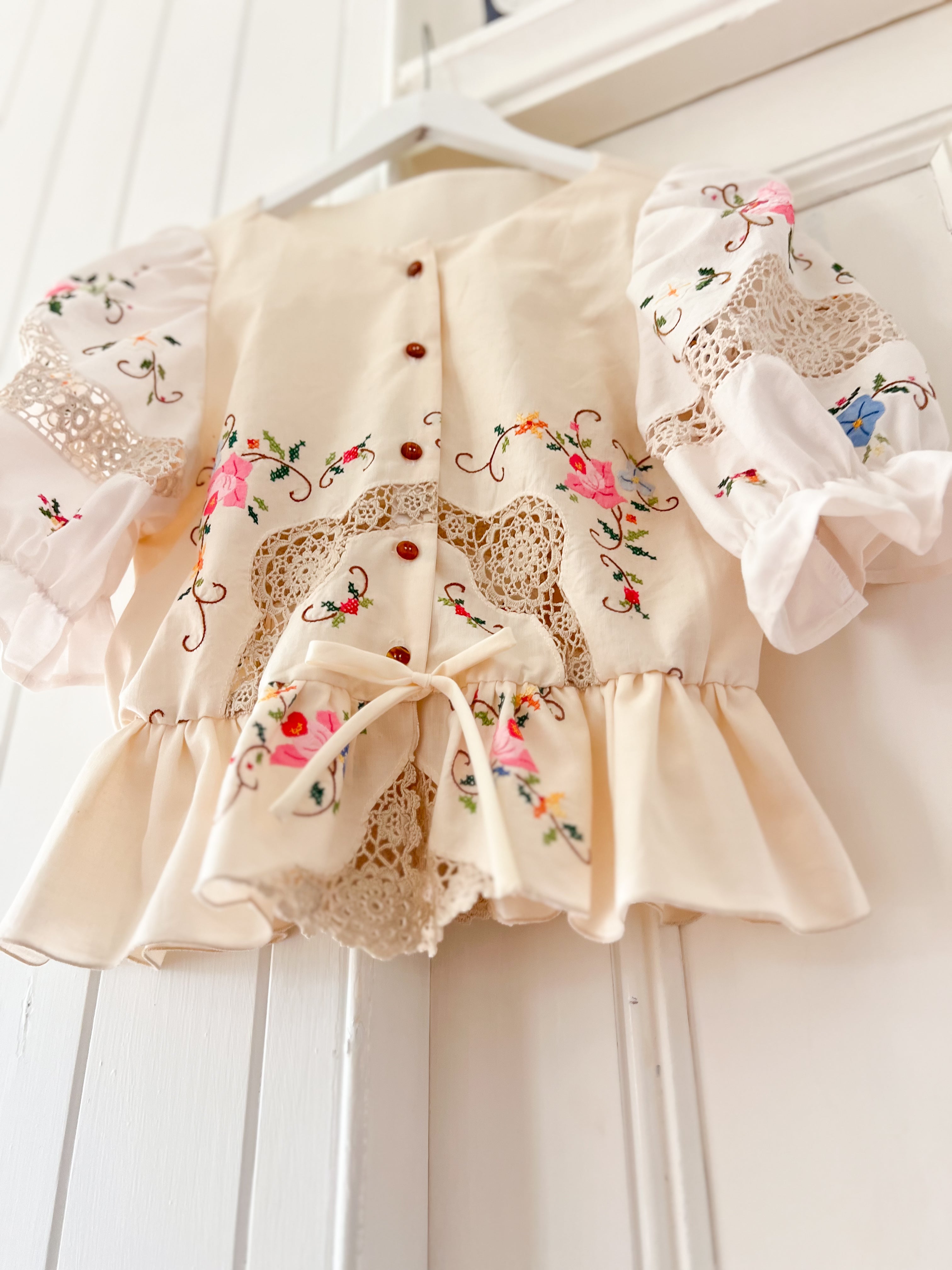 THE SWEET PEA BLOUSE