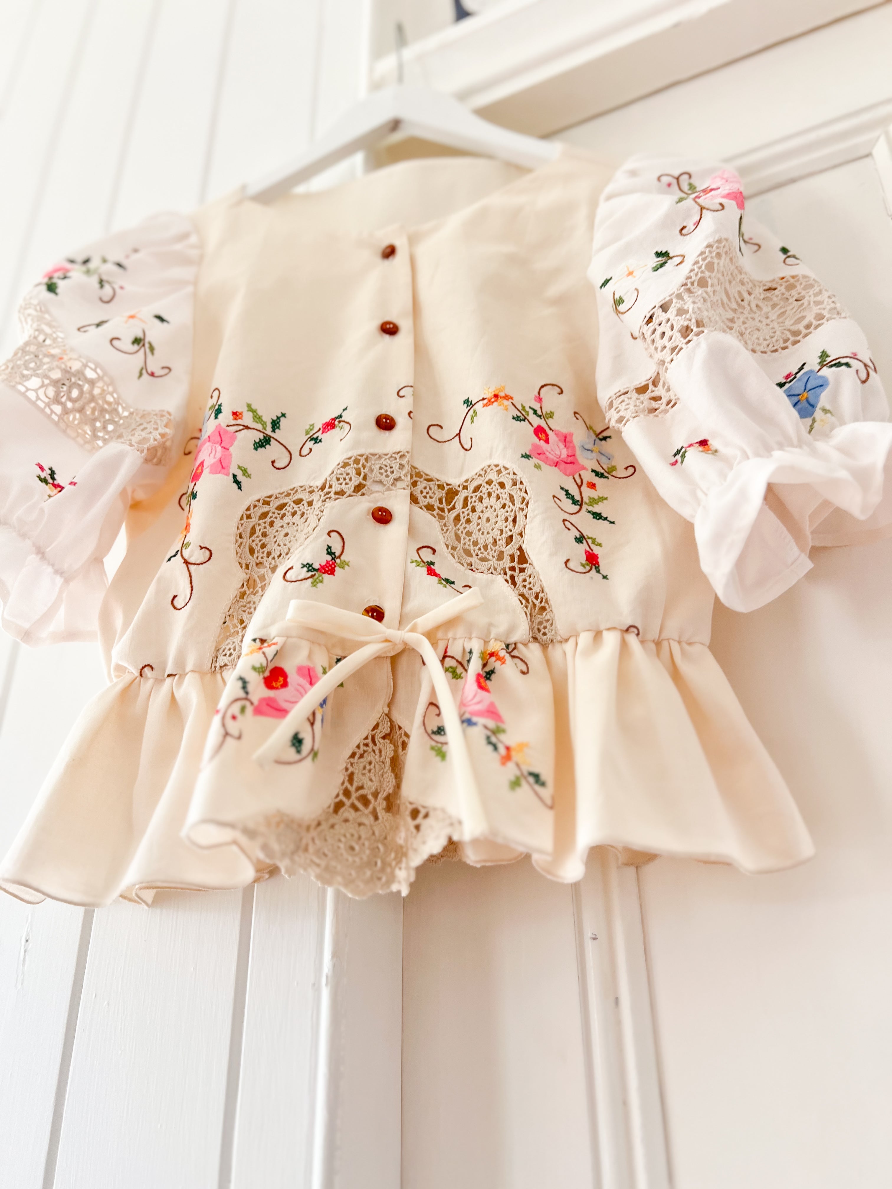 THE SWEET PEA BLOUSE