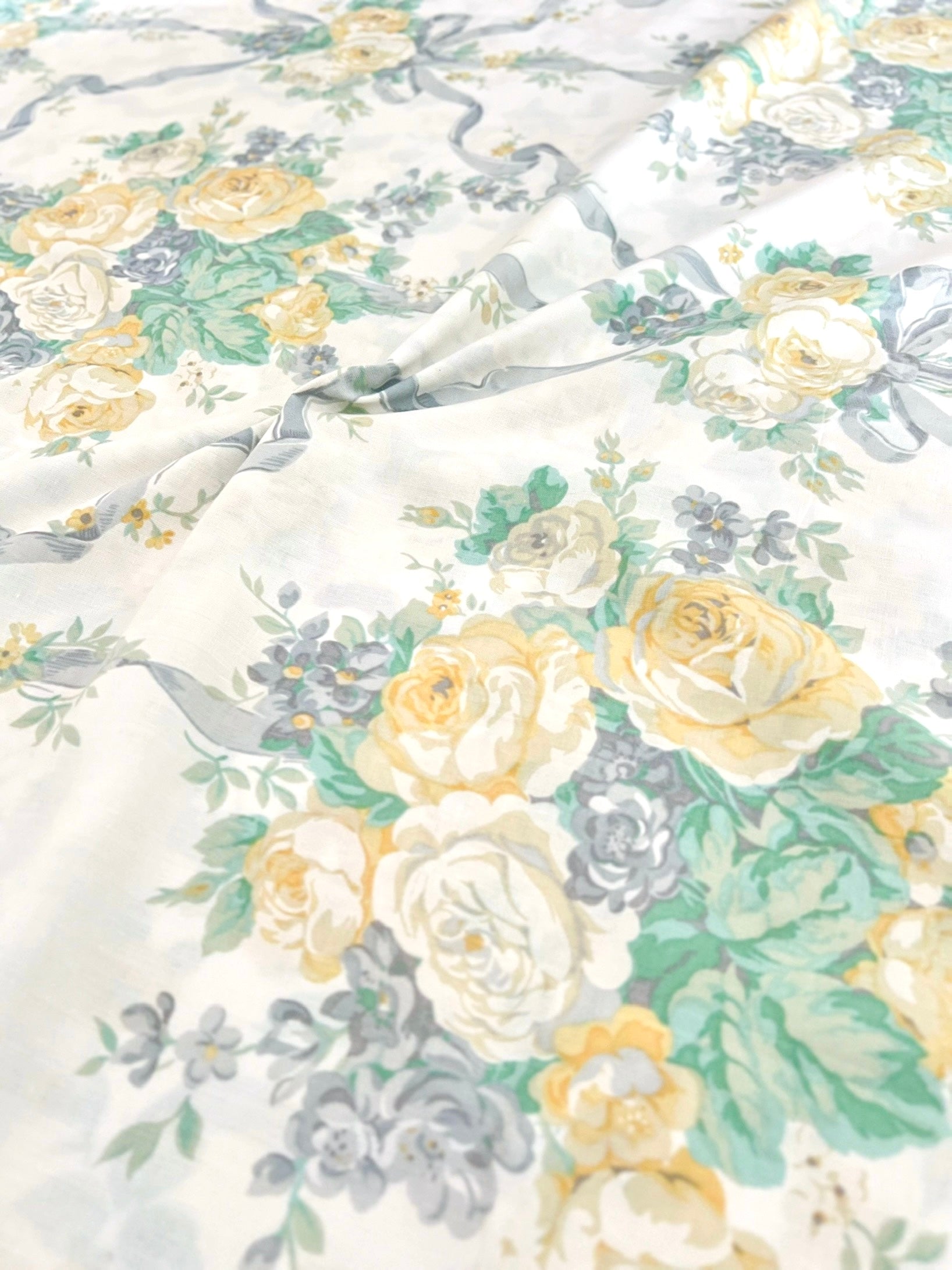 FLORA & BOWS