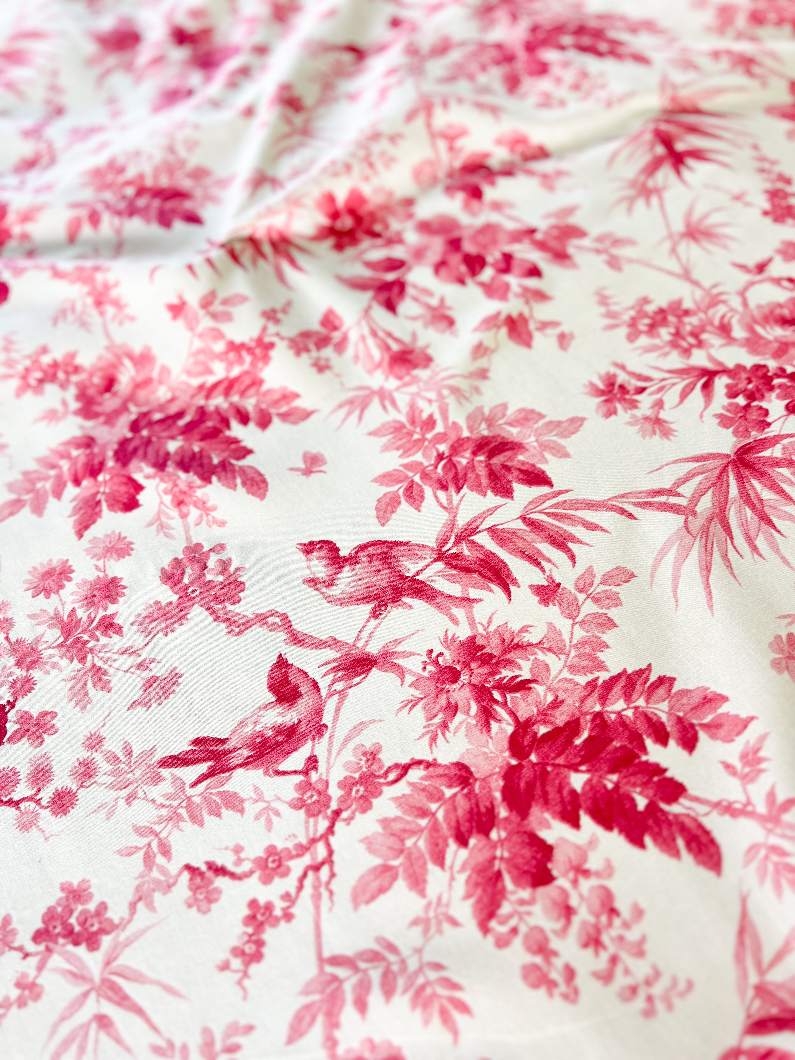 RUBY RED TOILE