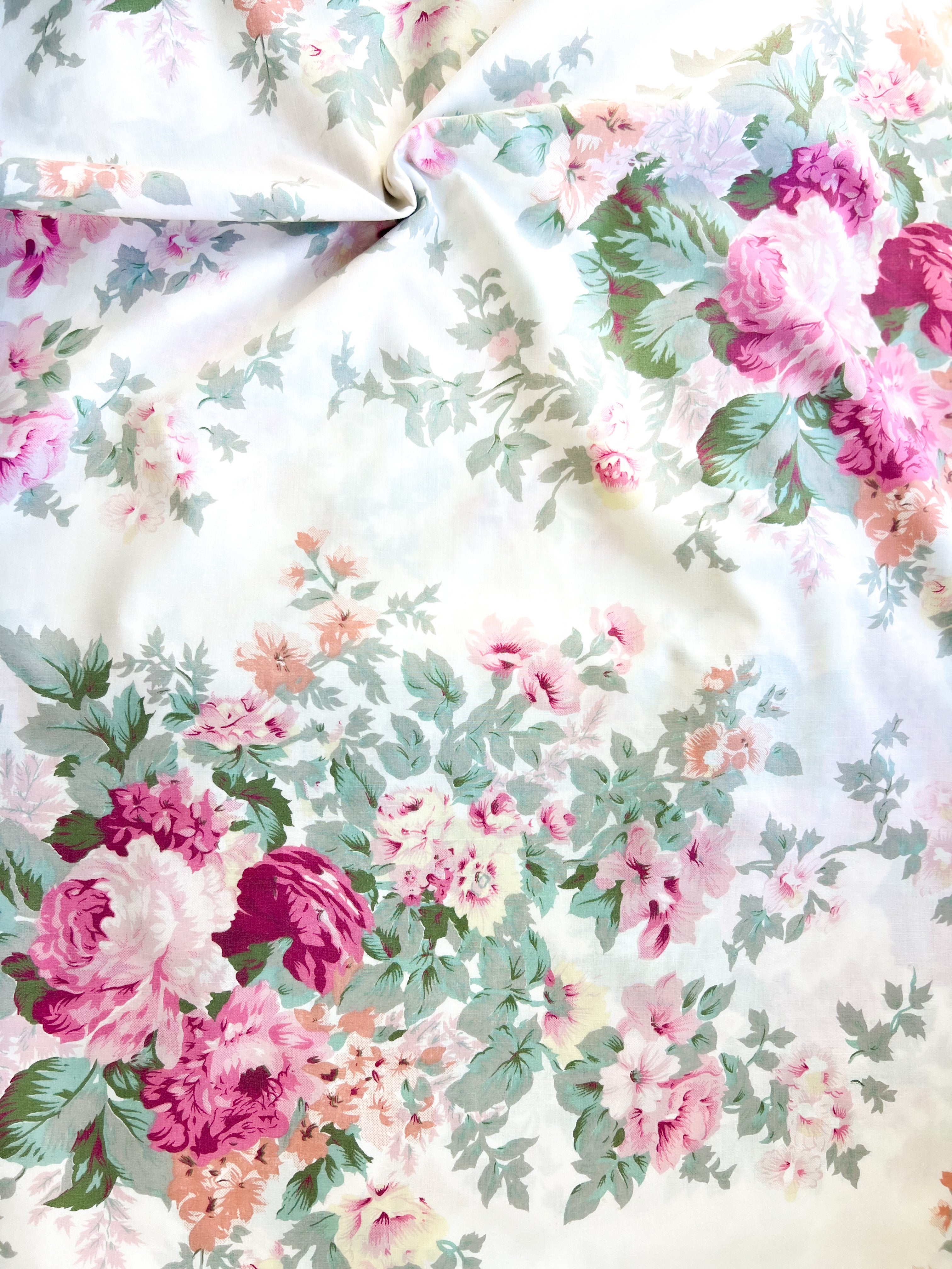 VINTAGE ROSE GARDEN