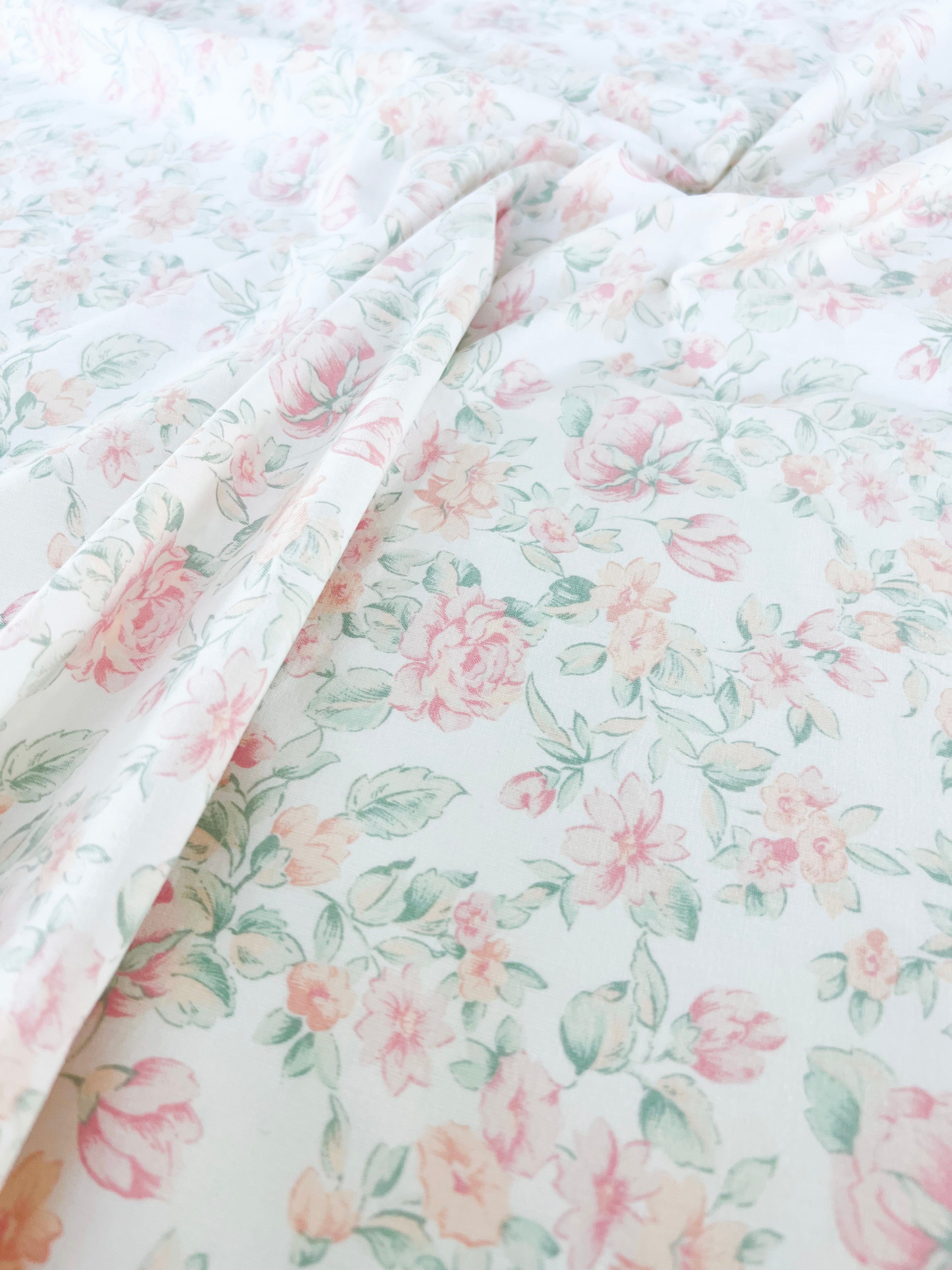 PALE VINTAGE ROSE