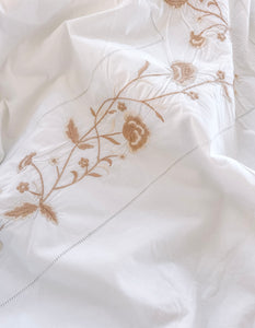 VINTAGE NEUTRAL EMBROIDERY
