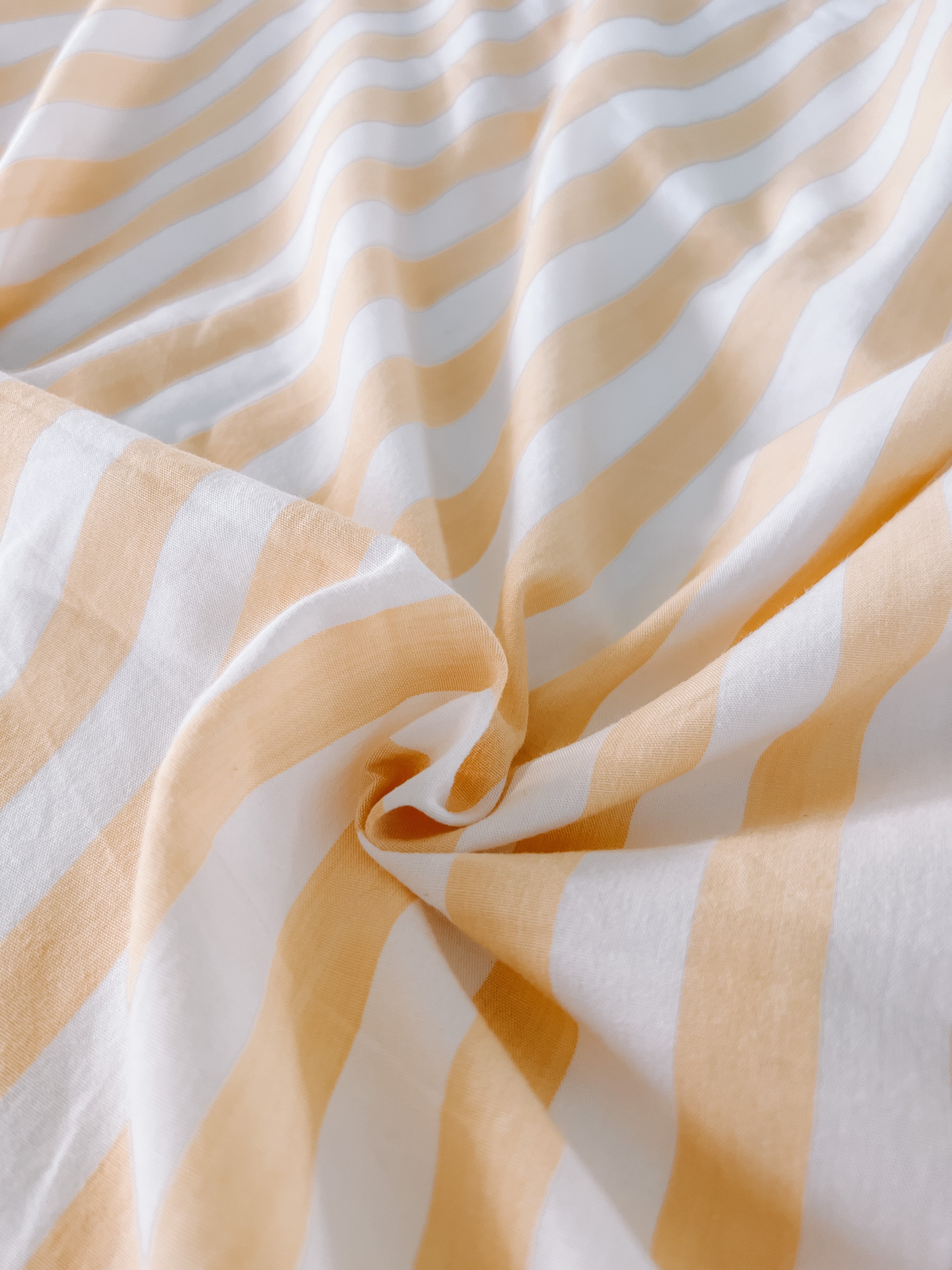 WARM YELOW STRIPE