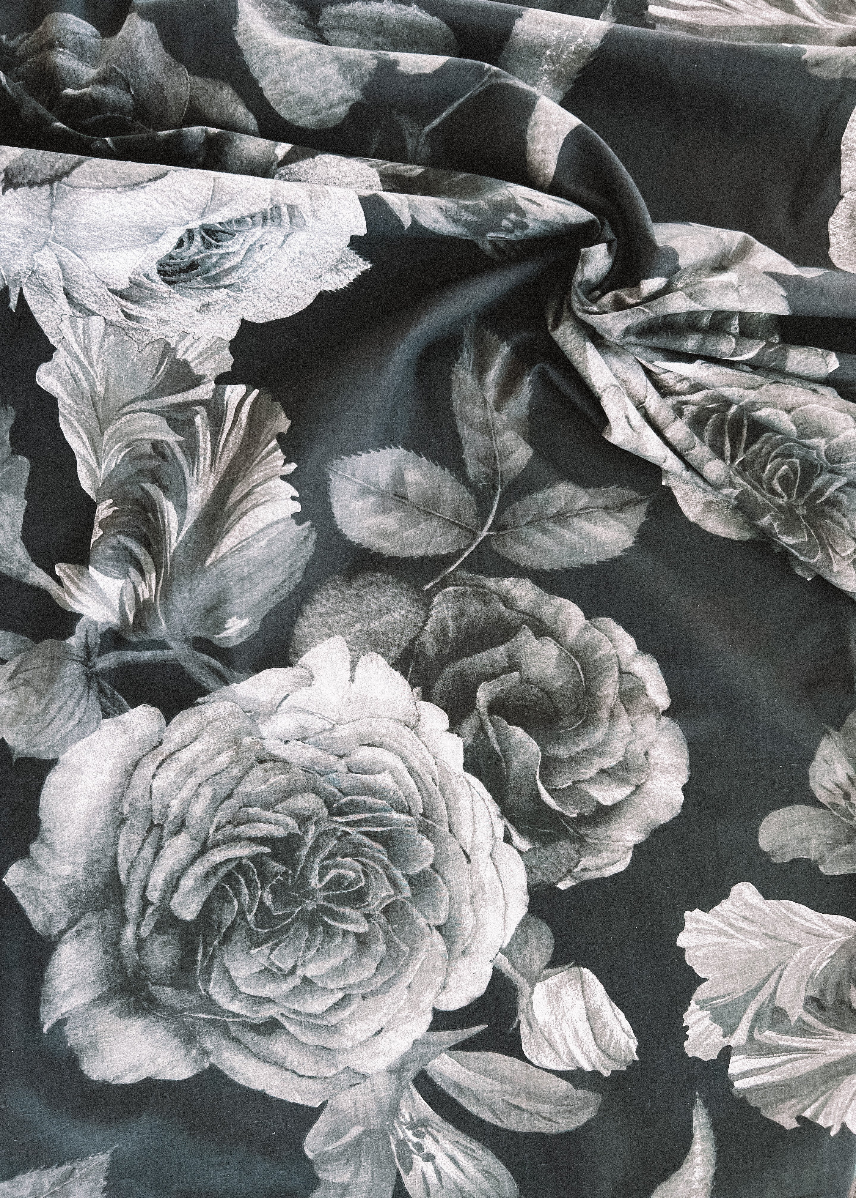 CHARCOAL ROSES