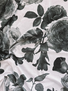 BLACK VINTAGE ROSES